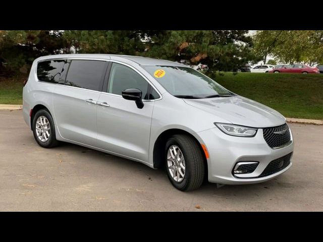 2024 Chrysler Pacifica Touring-L