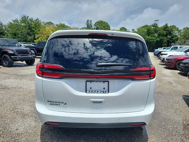 2024 Chrysler Pacifica Touring-L