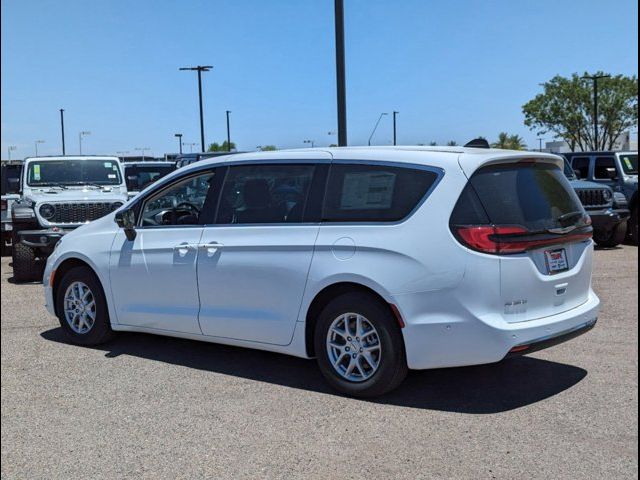 2024 Chrysler Pacifica Touring-L