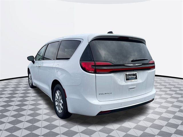 2024 Chrysler Pacifica Touring-L