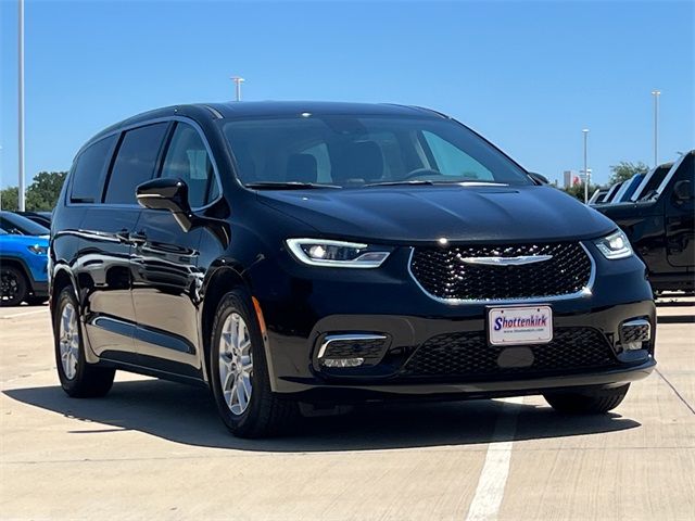 2024 Chrysler Pacifica Touring-L