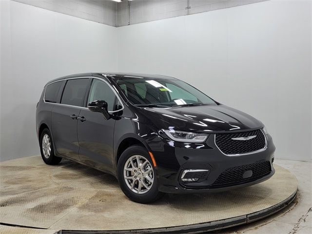 2024 Chrysler Pacifica Touring-L