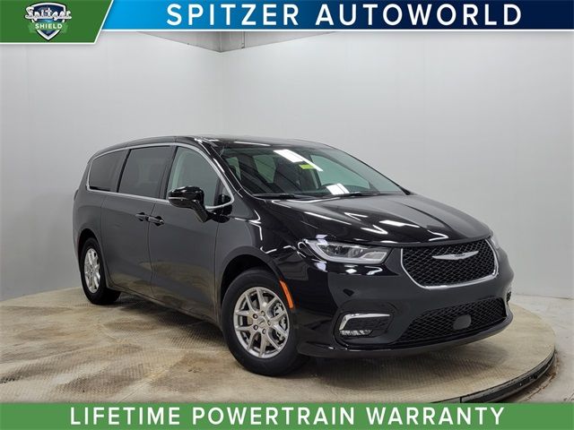 2024 Chrysler Pacifica Touring-L