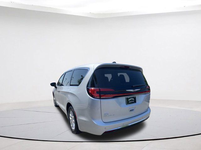 2024 Chrysler Pacifica Touring-L