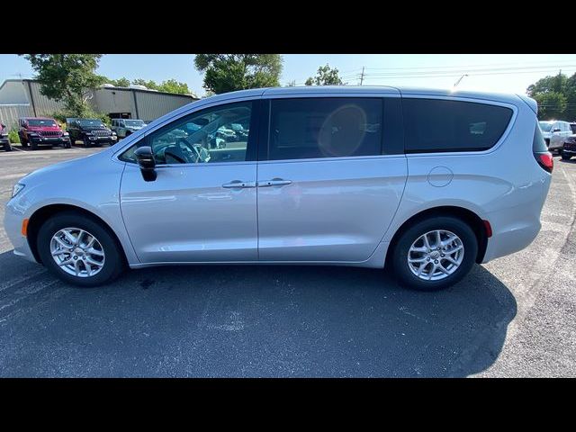 2024 Chrysler Pacifica Touring-L