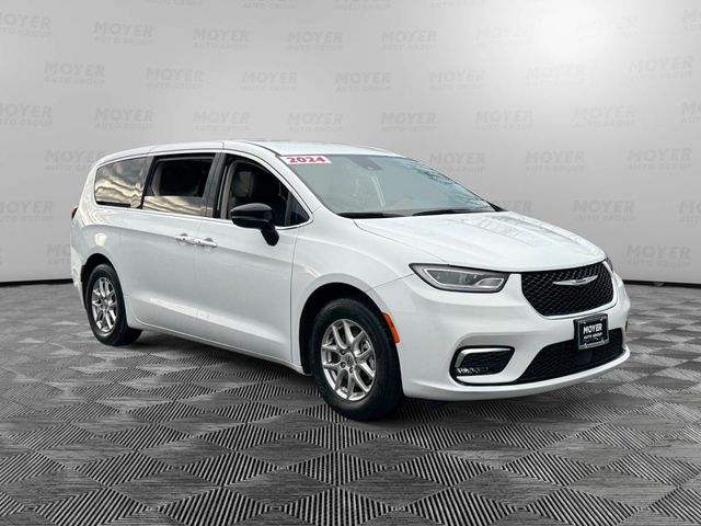 2024 Chrysler Pacifica Touring-L
