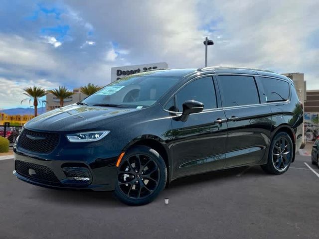 2024 Chrysler Pacifica Touring-L