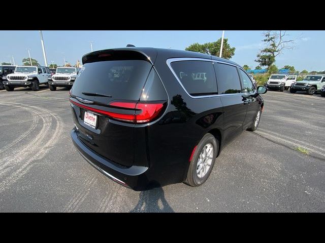 2024 Chrysler Pacifica Touring-L