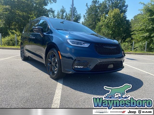 2024 Chrysler Pacifica Touring-L