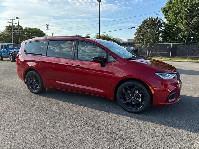 2024 Chrysler Pacifica Touring-L