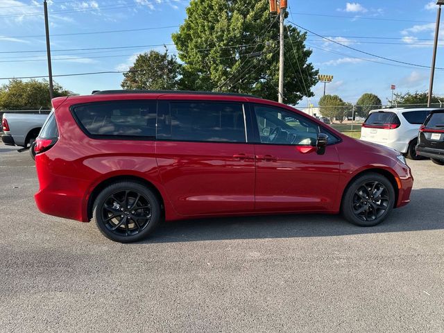 2024 Chrysler Pacifica Touring-L