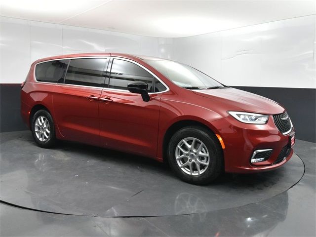 2024 Chrysler Pacifica Touring-L