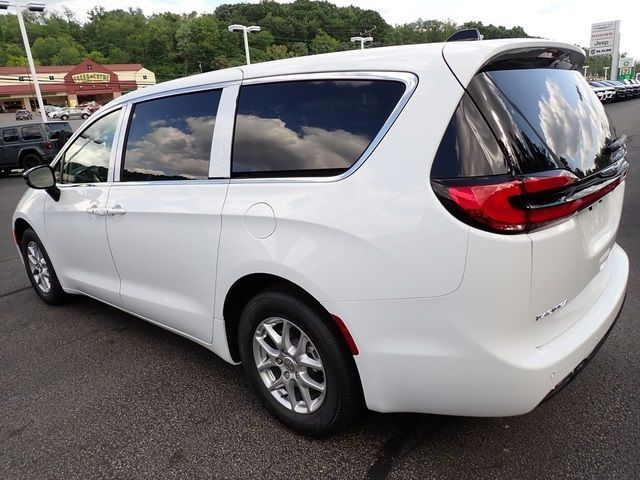 2024 Chrysler Pacifica Touring-L