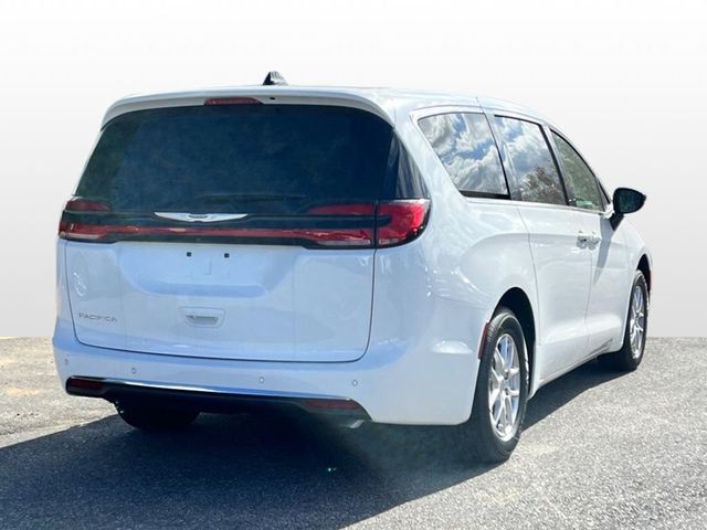 2024 Chrysler Pacifica Touring-L