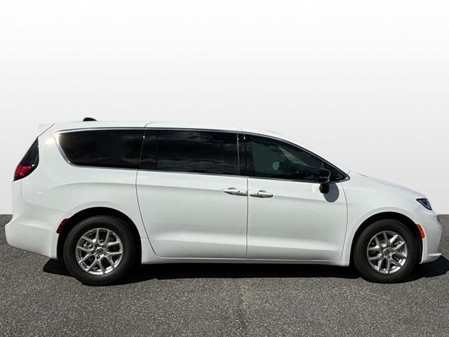 2024 Chrysler Pacifica Touring-L