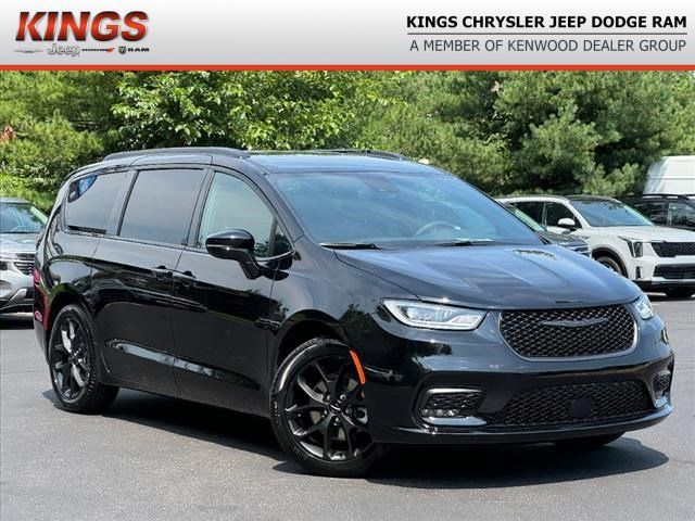 2024 Chrysler Pacifica Touring-L