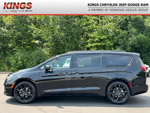 2024 Chrysler Pacifica Touring-L