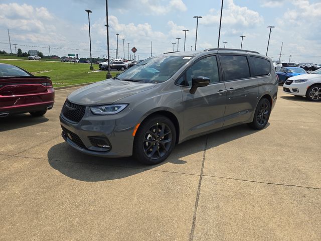 2024 Chrysler Pacifica Touring-L