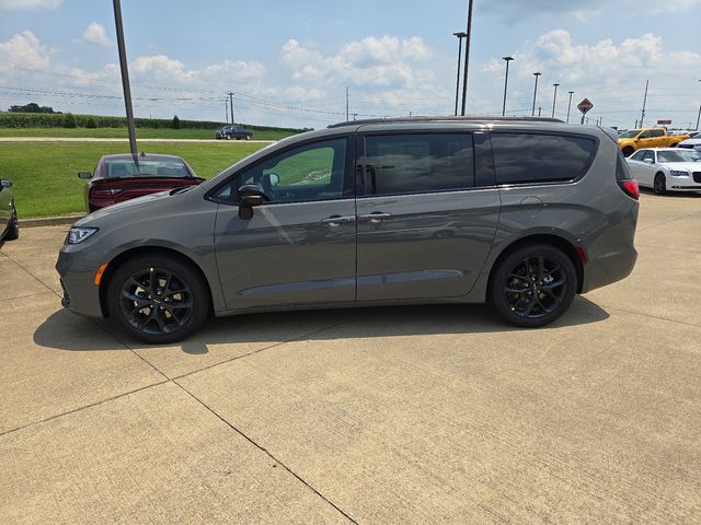 2024 Chrysler Pacifica Touring-L