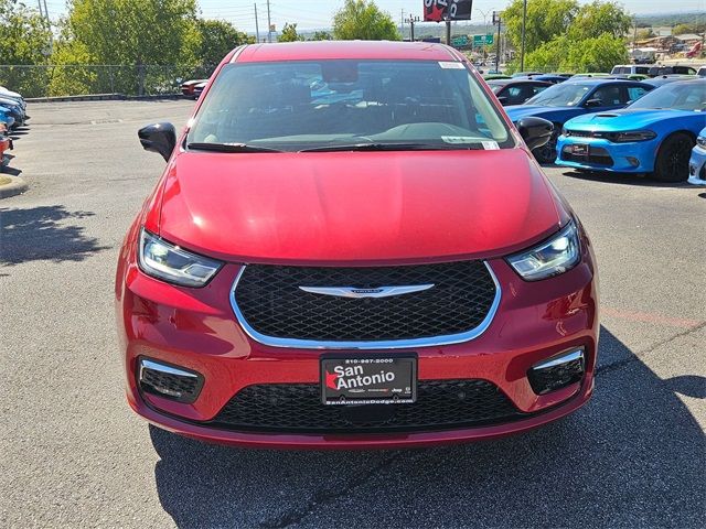 2024 Chrysler Pacifica Touring-L