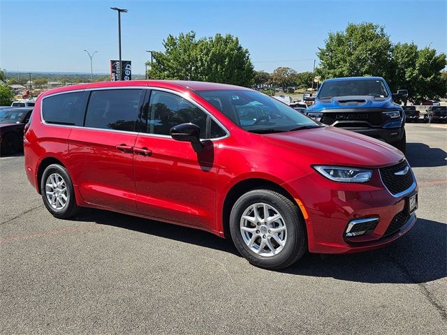 2024 Chrysler Pacifica Touring-L