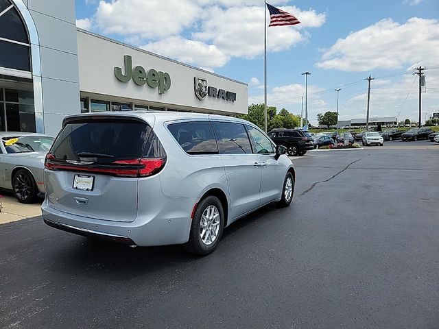 2024 Chrysler Pacifica Touring-L