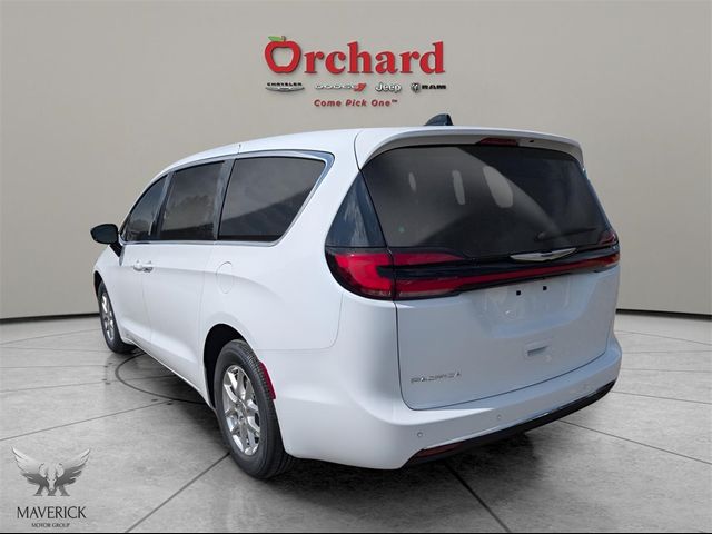 2024 Chrysler Pacifica Touring-L