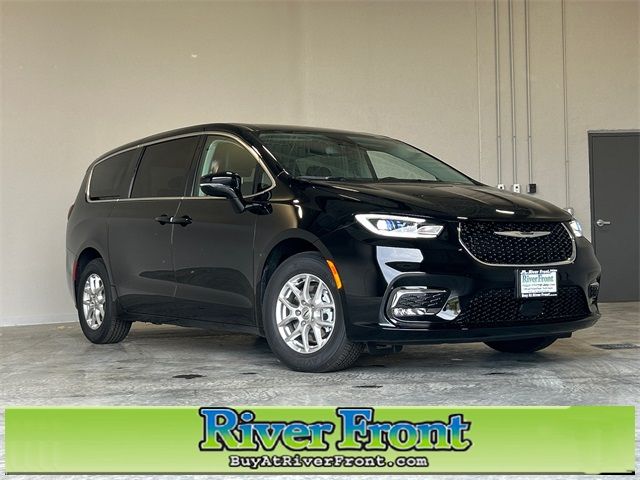 2024 Chrysler Pacifica Touring-L