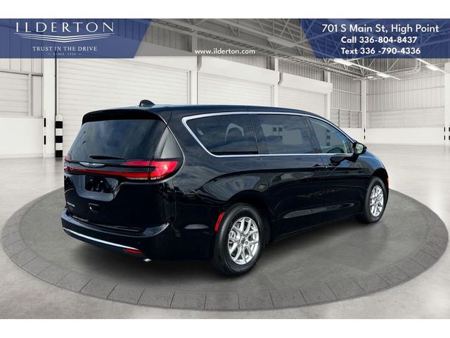 2024 Chrysler Pacifica Touring-L