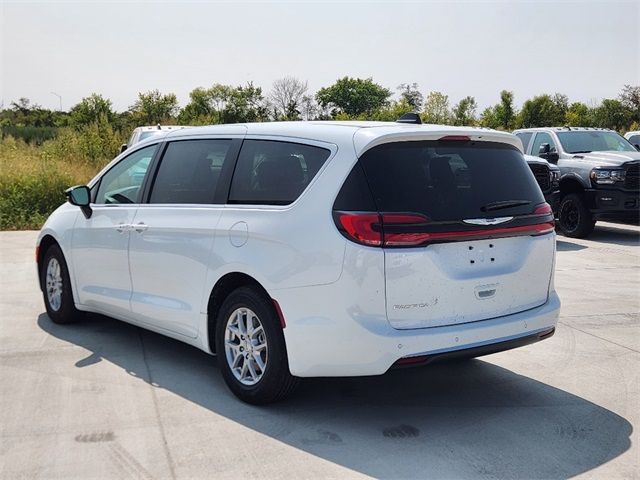 2024 Chrysler Pacifica Touring-L