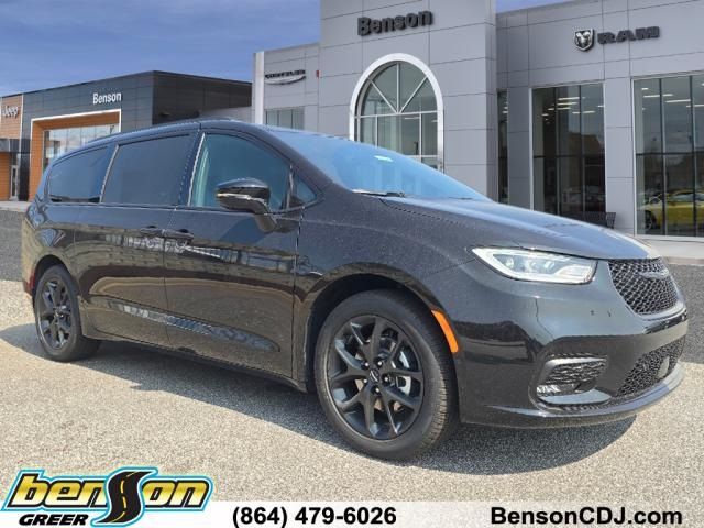 2024 Chrysler Pacifica Touring-L