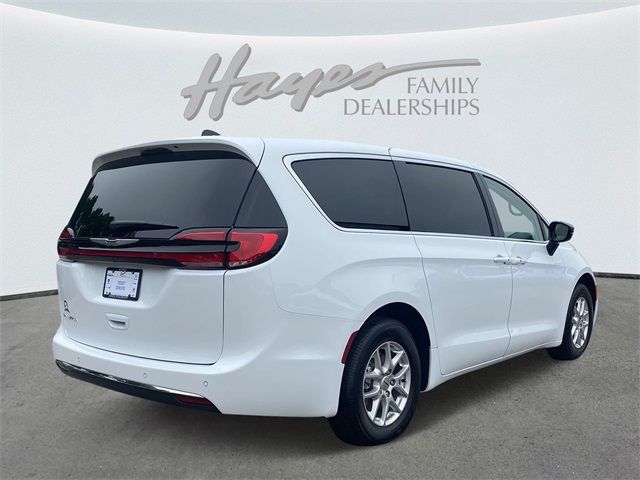 2024 Chrysler Pacifica Touring-L