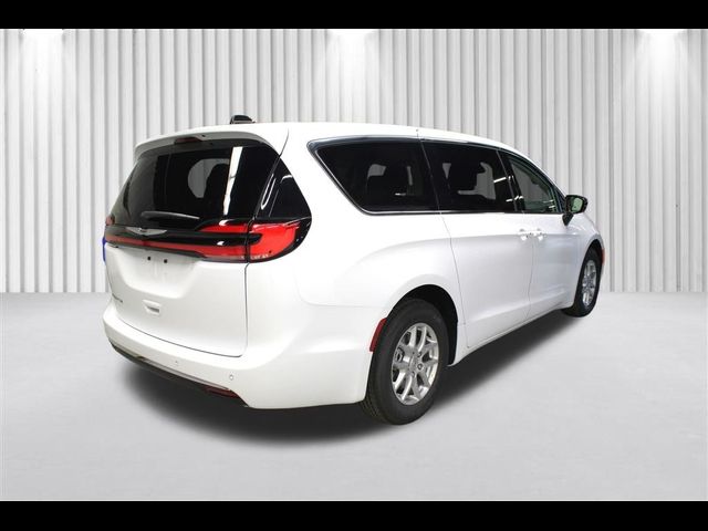 2024 Chrysler Pacifica Touring-L