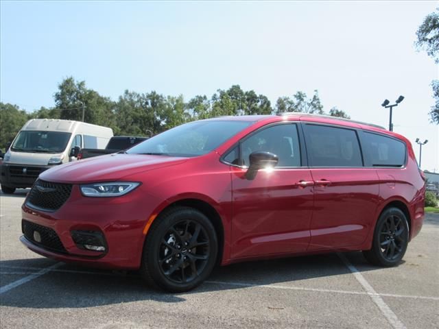 2024 Chrysler Pacifica Touring-L