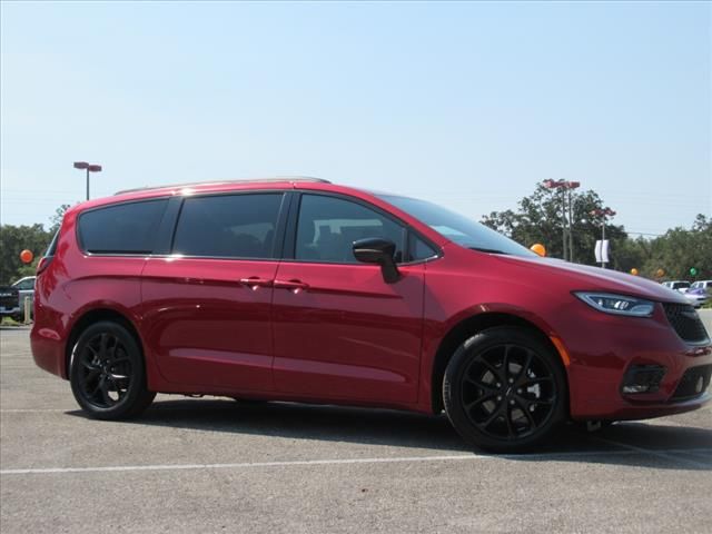 2024 Chrysler Pacifica Touring-L