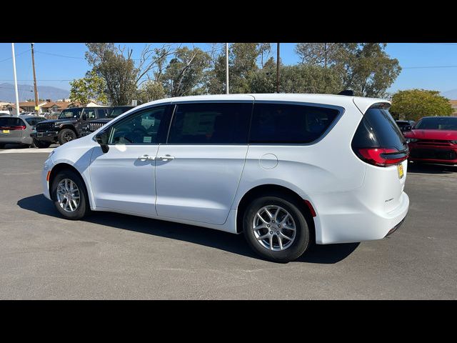 2024 Chrysler Pacifica Touring-L