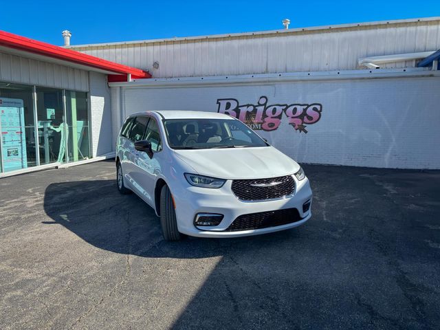 2024 Chrysler Pacifica Touring-L