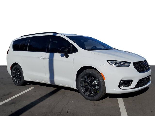 2024 Chrysler Pacifica Touring-L