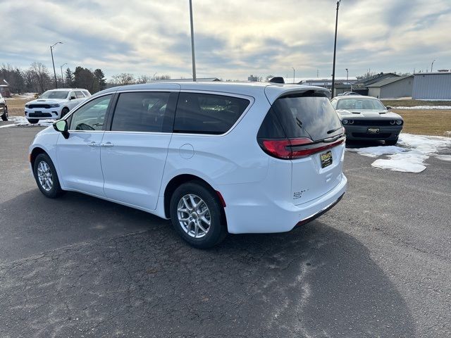 2024 Chrysler Pacifica Touring-L