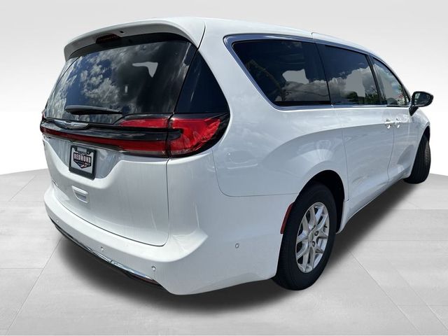 2024 Chrysler Pacifica Touring-L