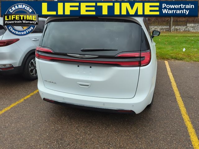 2024 Chrysler Pacifica Touring-L