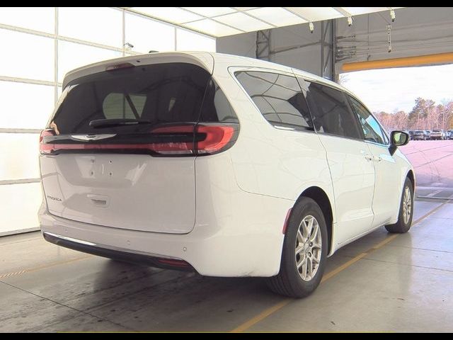 2024 Chrysler Pacifica Touring-L