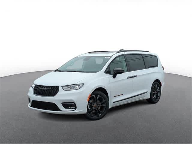 2024 Chrysler Pacifica Touring-L