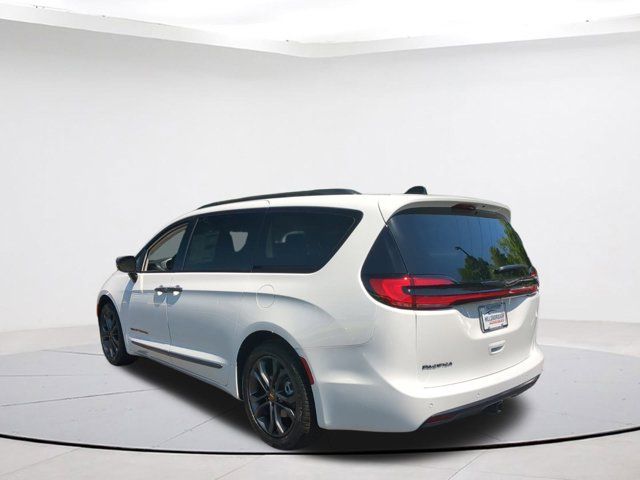 2024 Chrysler Pacifica Touring-L