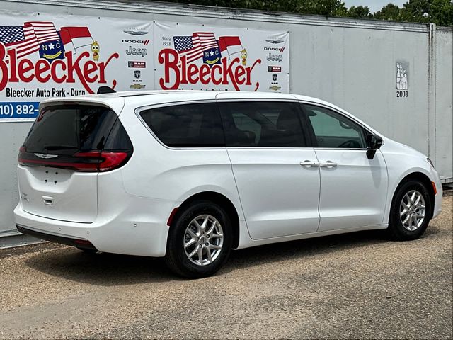 2024 Chrysler Pacifica Touring-L