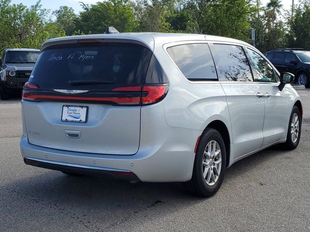 2024 Chrysler Pacifica Touring-L