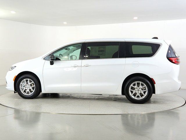 2024 Chrysler Pacifica Touring-L