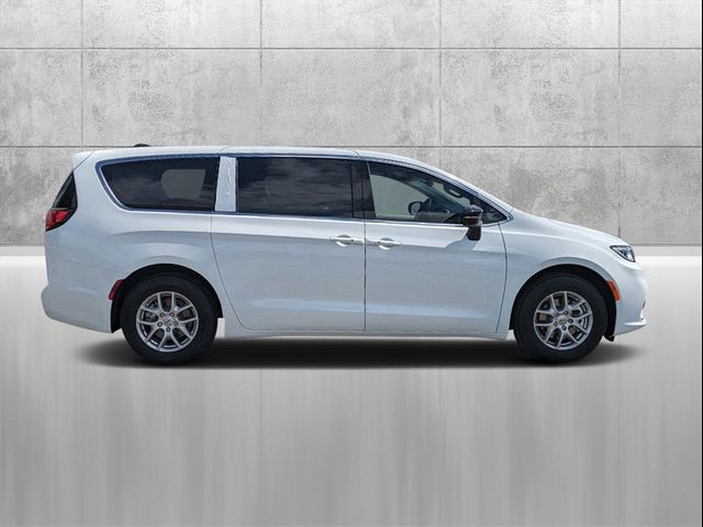 2024 Chrysler Pacifica Touring-L