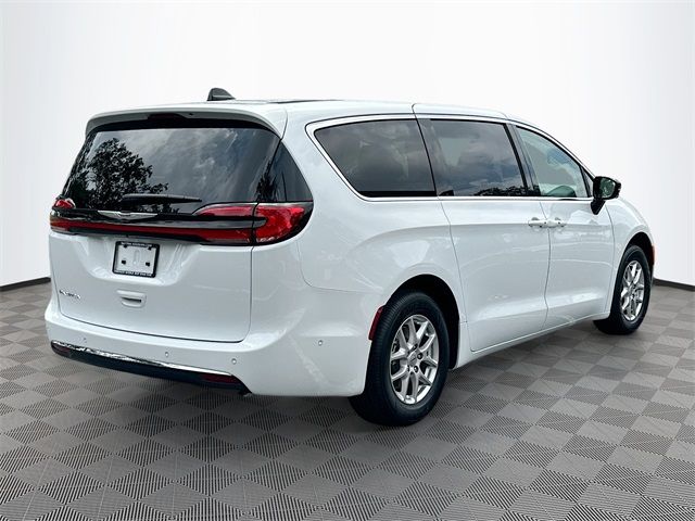 2024 Chrysler Pacifica Touring-L