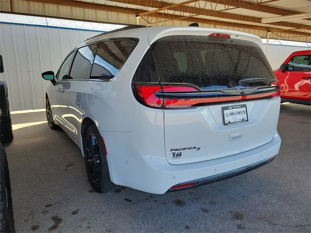 2024 Chrysler Pacifica Touring-L